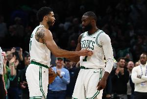 去你的兄弟情！布朗与塔图姆的恩怨情仇将利好NBA 球迷坐等看戏